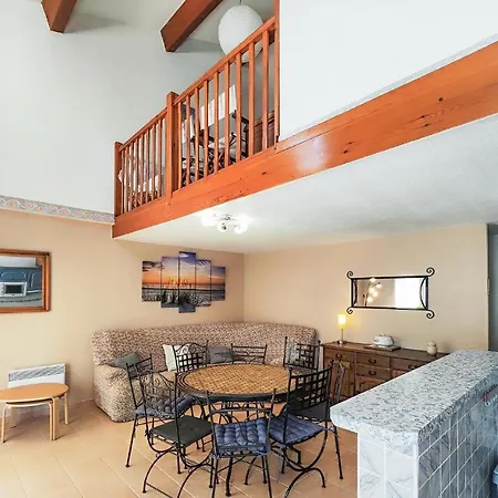 Holiday home Beautiful In With Kitchen