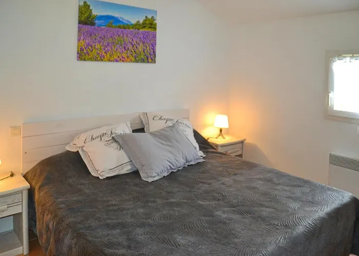 3 Bedroom Gorgeous In 別荘 *