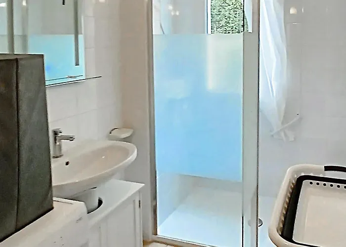 3 Bedroom Gorgeous In 別荘 *